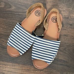 SO striped Sandals